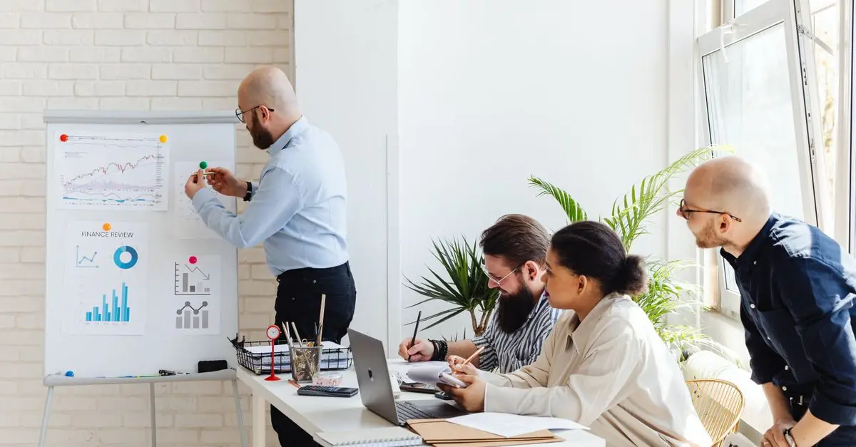 Telprospection vs Emailing : Quelle Stratégie Privilégier ?